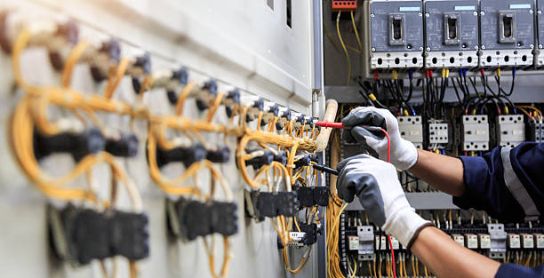 Professional Electrician technician working in Clifton, IL